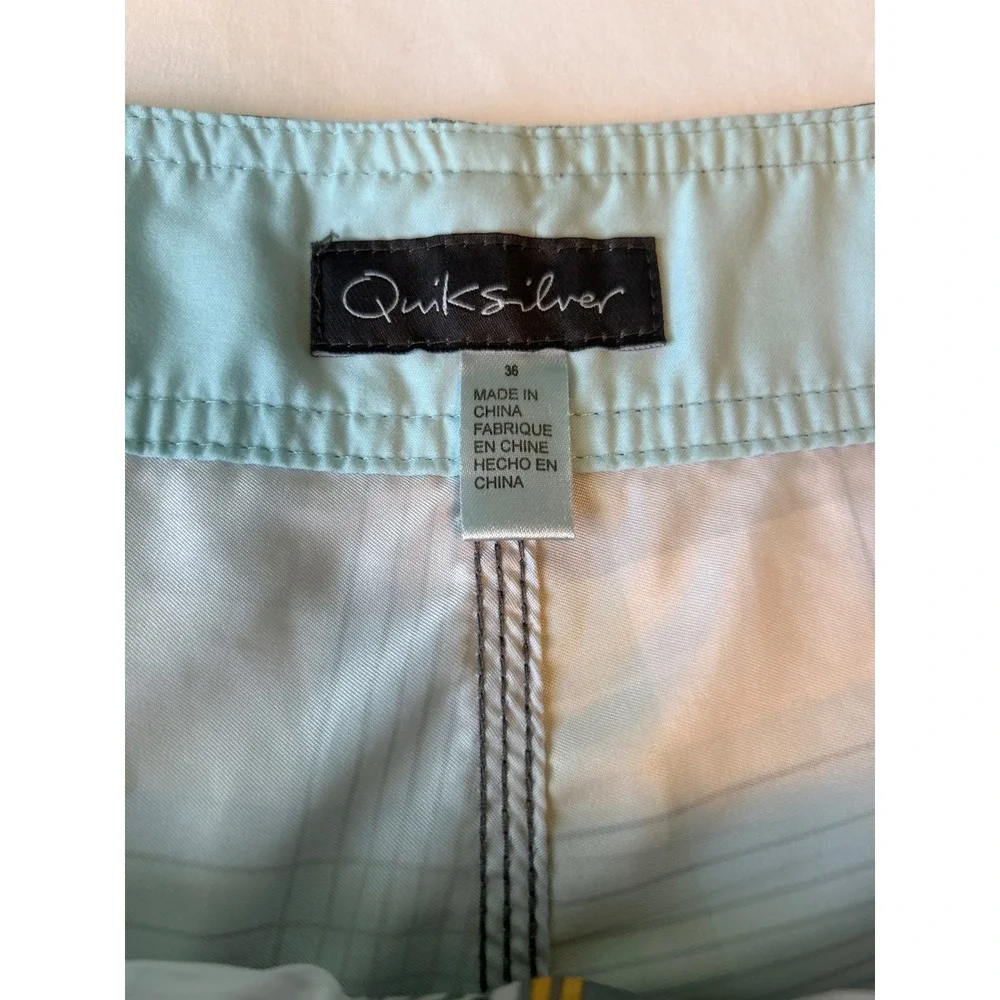 Quiksilver Plaid Board Shorts Mens Size 36 Cargo Pocket Swim Trunks Blue Gray